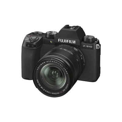 Fujifilm X-S10 negra con lente XF18-55mm