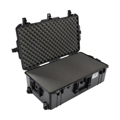 Pelican 1615AirWF Estuche rígido con ruedas y inserto de espuma (negro)